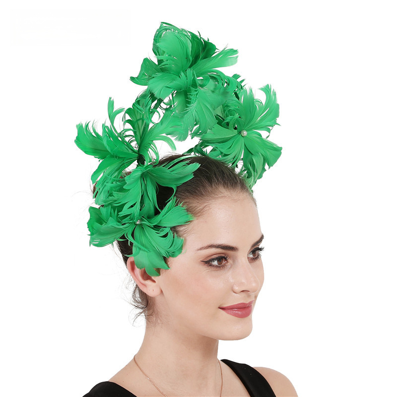 Coiffe à plumes exagérée pour  - Ethnic Fashion Runway avis et prix
